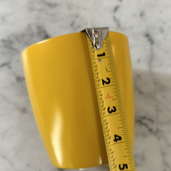 8 yellow pots - Picture 5 of 5